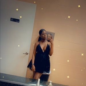 Mini crisscrossed black dress